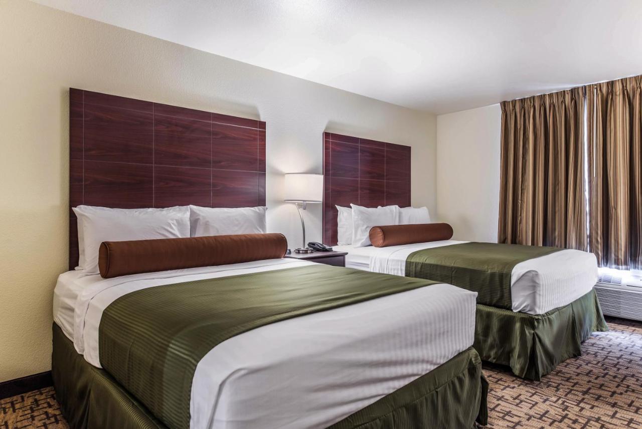 Cobblestone Hotel & Suites - Hutchinson Exteriör bild